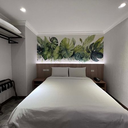 East Dragon Hotel Taipei Exterior photo