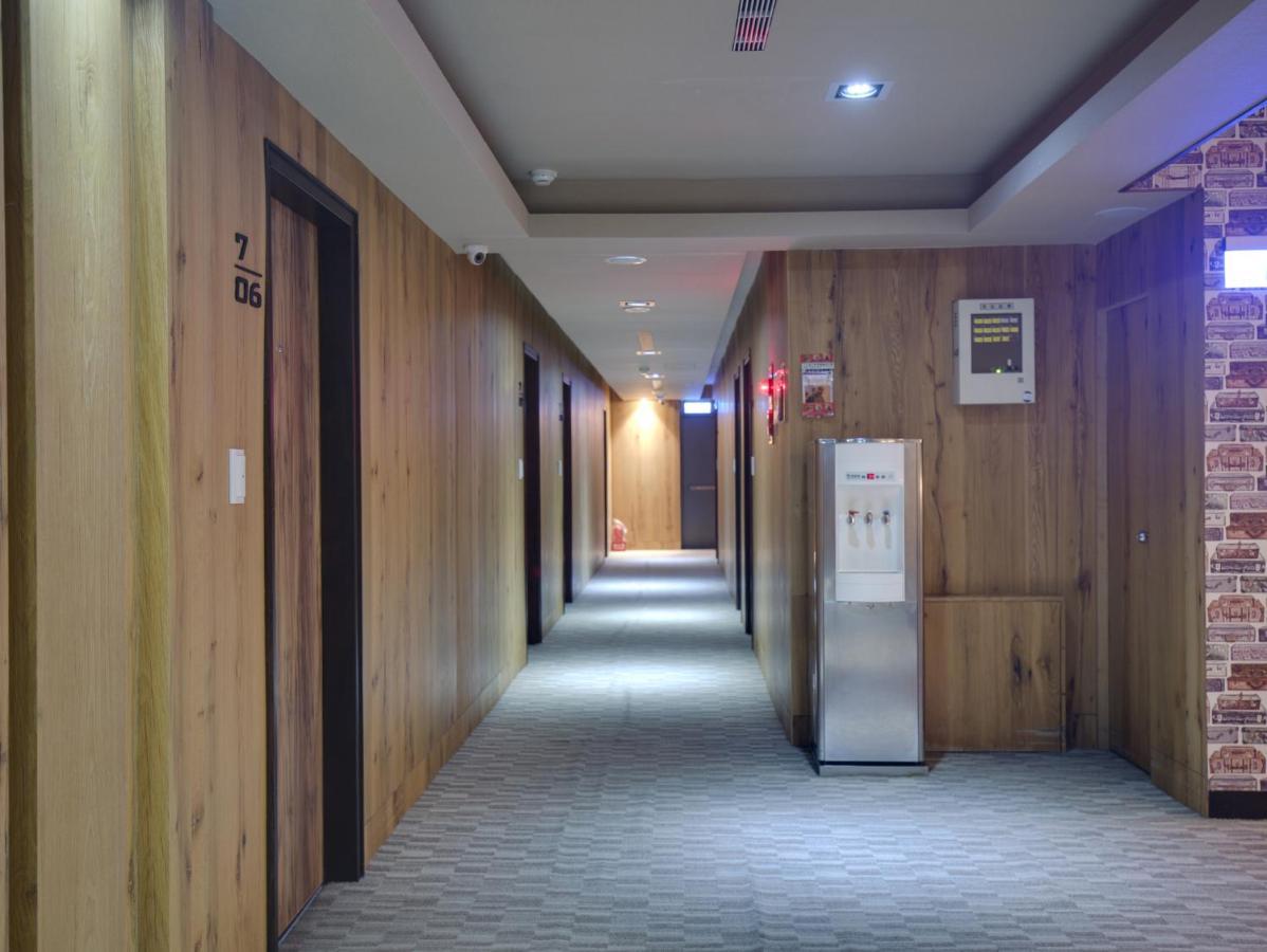 East Dragon Hotel Taipei Exterior photo