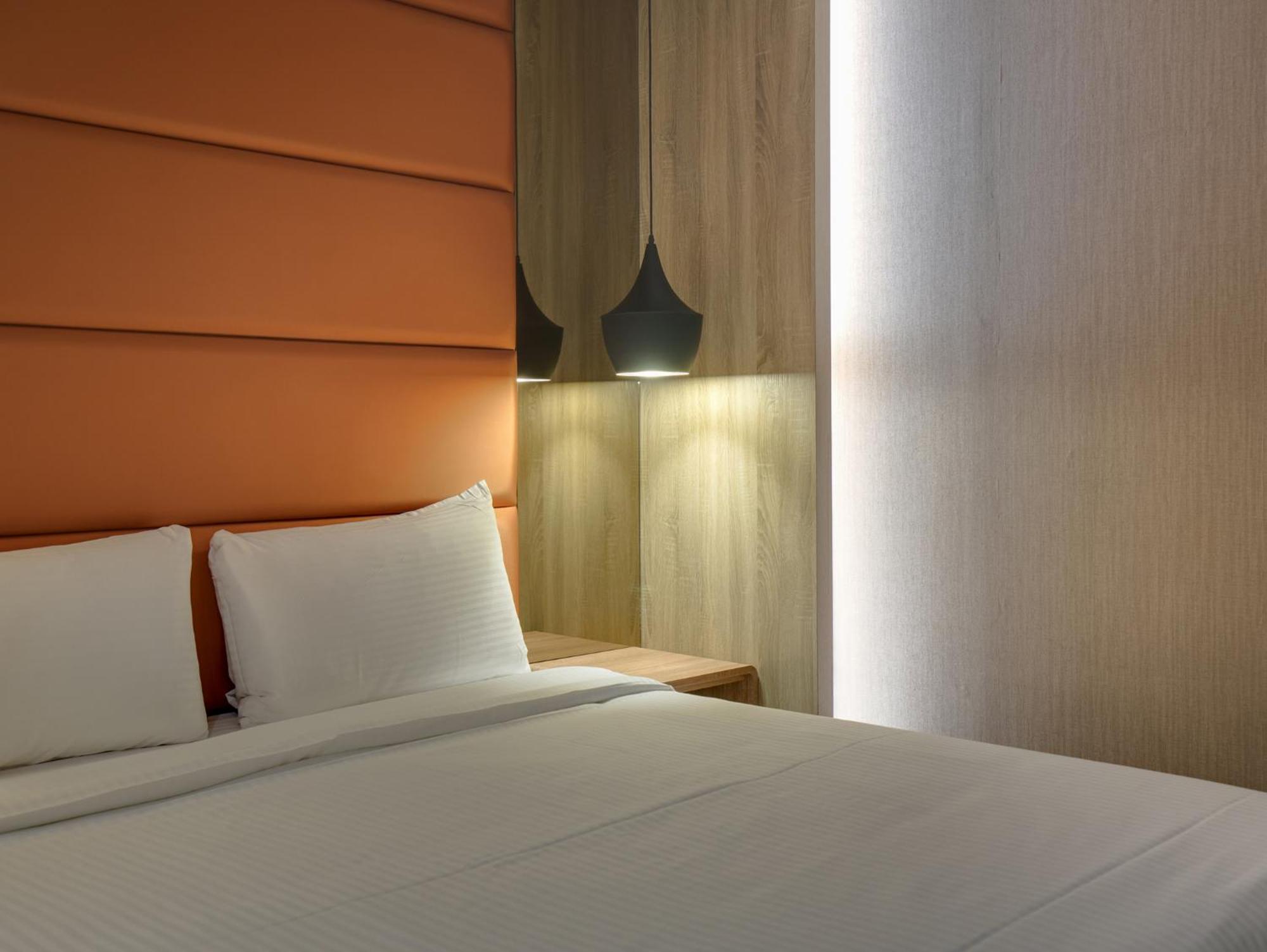 East Dragon Hotel Taipei Room photo