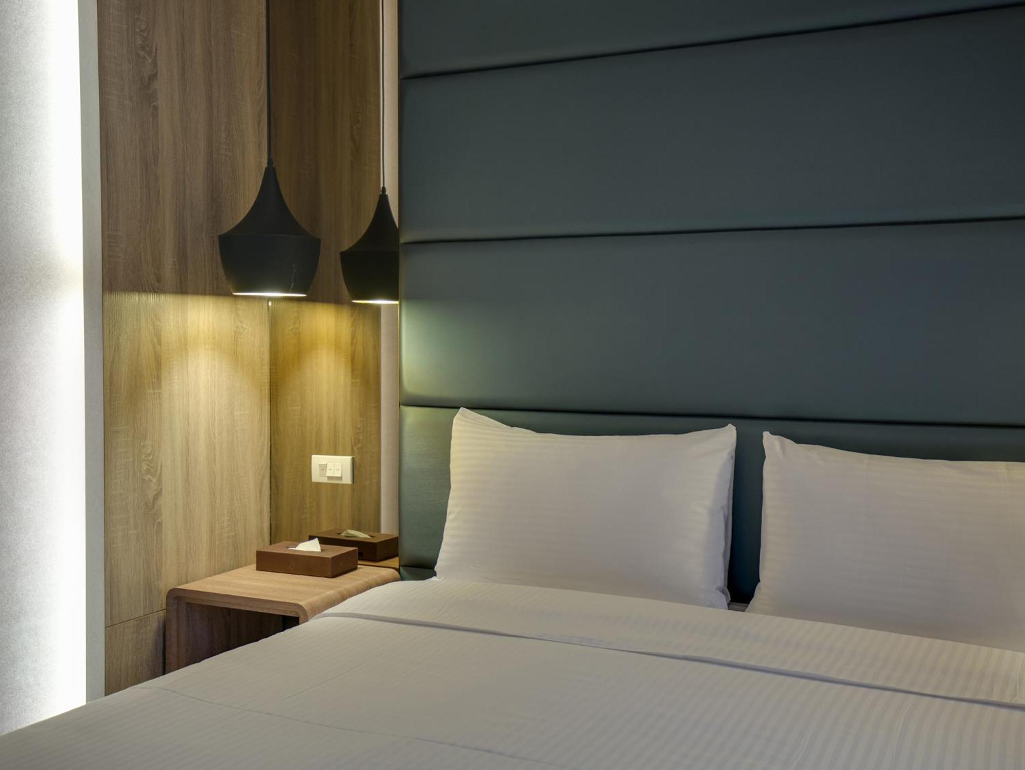 East Dragon Hotel Taipei Room photo